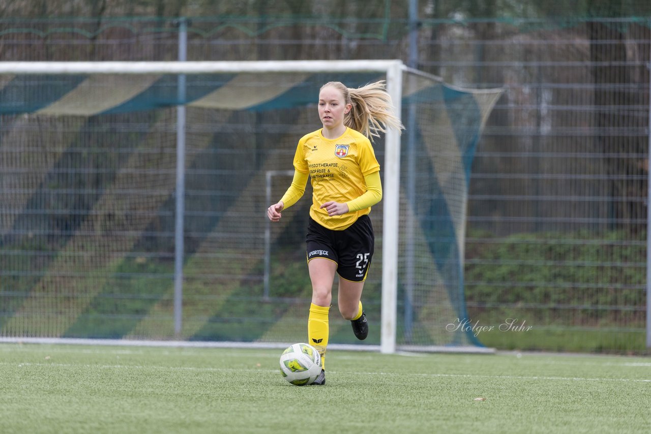 Bild 112 - F SSC Hagen Ahrensburg - SV Frisia Risum-Lindholm : Ergebnis: 1:2